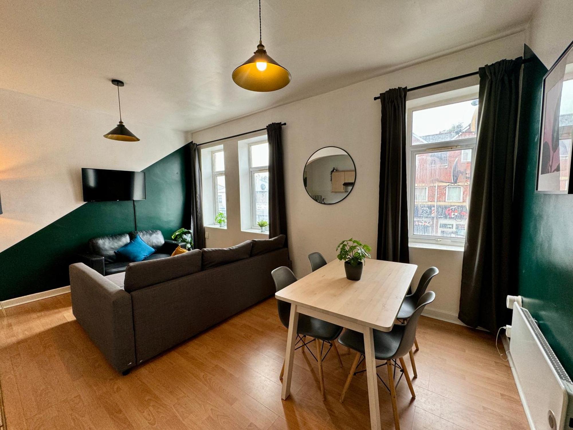 Space For Groups, 10 Mins From Queen St! Cardiff Buitenkant foto