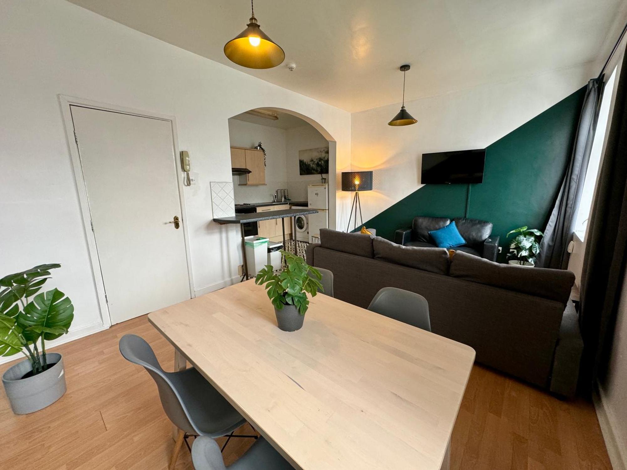 Space For Groups, 10 Mins From Queen St! Cardiff Buitenkant foto