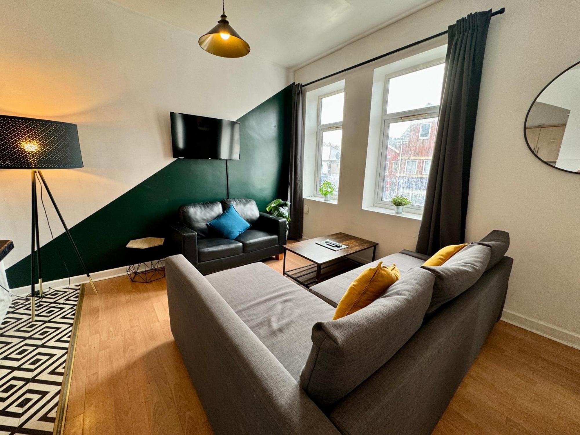 Space For Groups, 10 Mins From Queen St! Cardiff Buitenkant foto