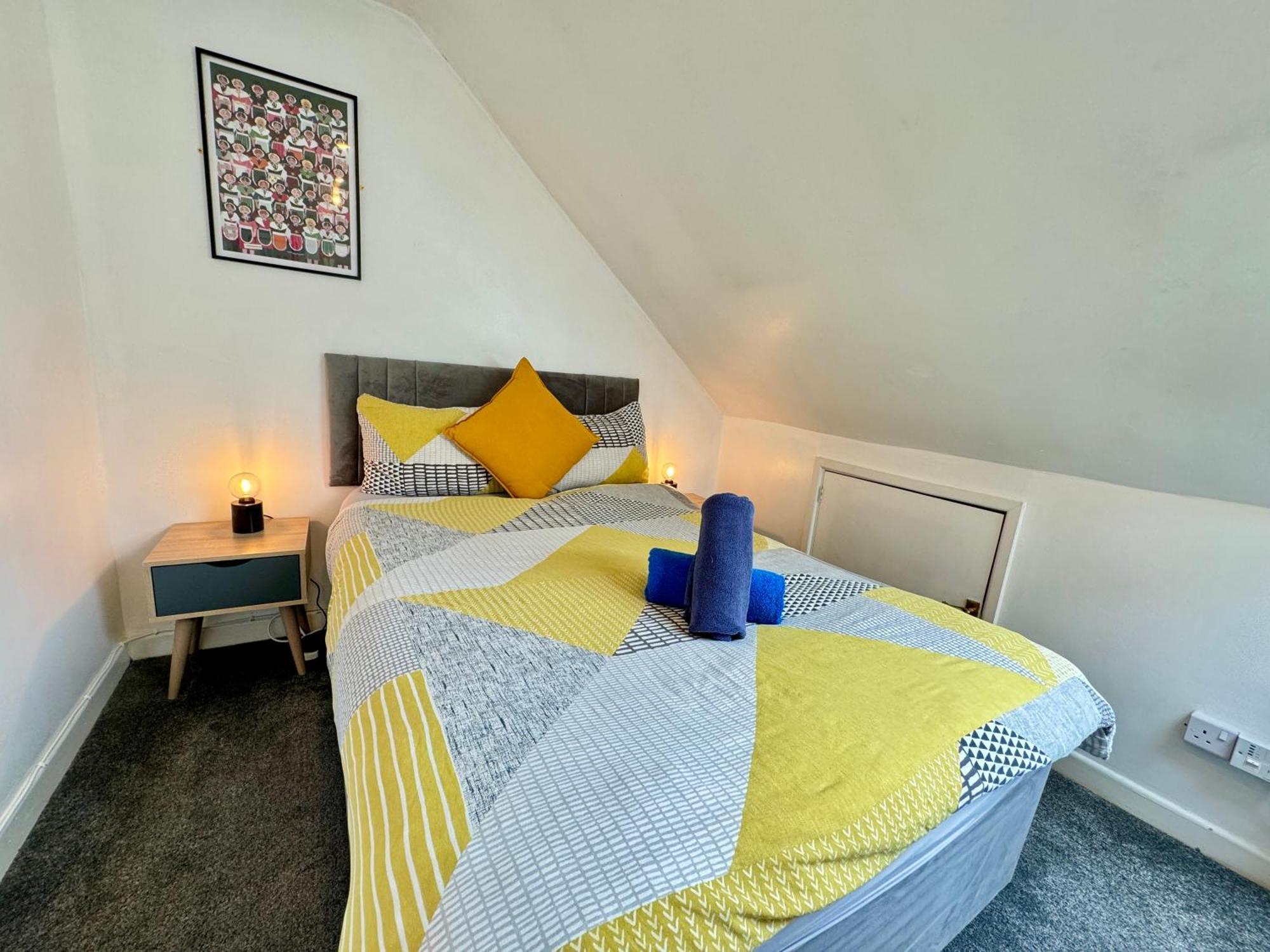 Space For Groups, 10 Mins From Queen St! Cardiff Buitenkant foto